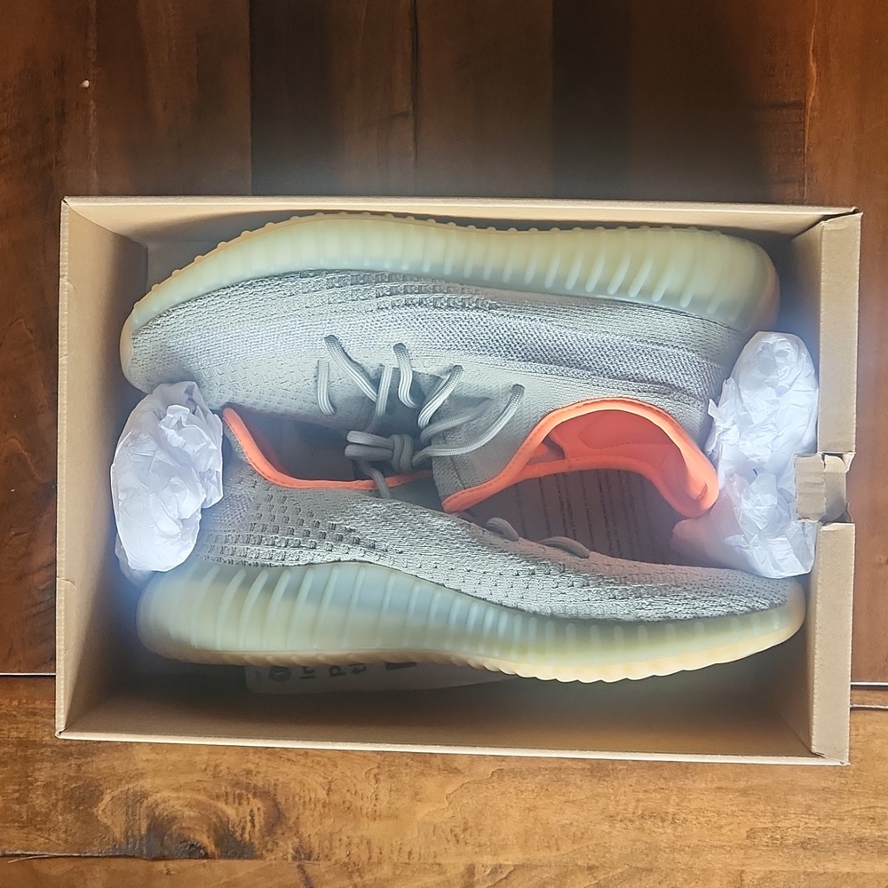Yeezy excellent condition, wear only once